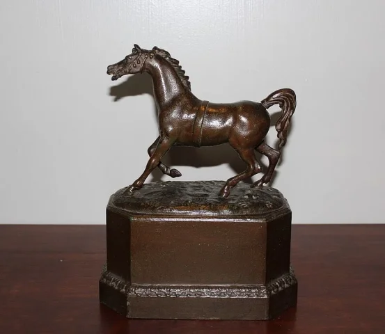 Statue de Cheval Métal patiné XXe