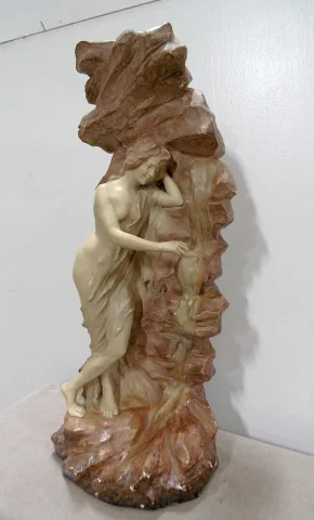 Statue en plâtre La source – XXe