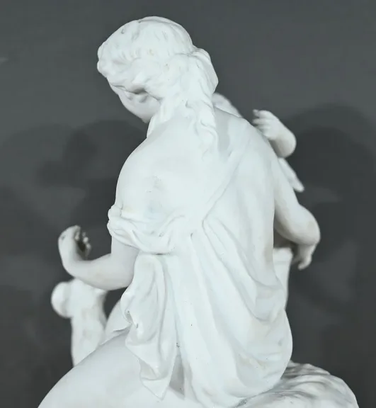 Sculpture en Biscuit "Vénus et l'Amour" - Fin XIXe