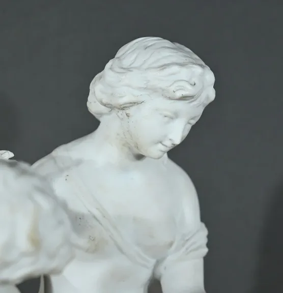 Sculpture en Biscuit "Vénus et l'Amour" - Fin XIXe