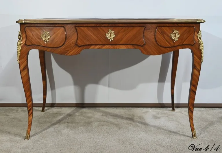 Bureau de Milieu en Bois Précieux, style Louis XV – Début XXe