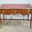 Bureau de Milieu en Bois Précieux, style Louis XV – Début XXe