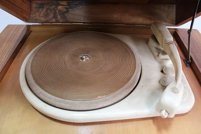 ART DECO PERIOD RADIOGRAM
