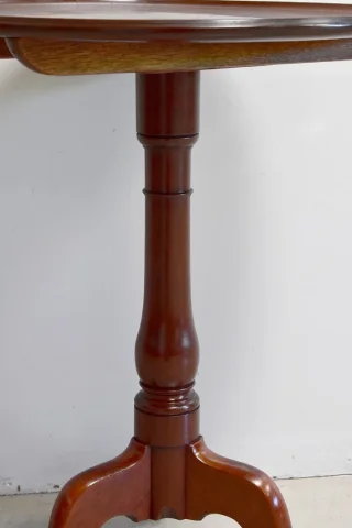 Petit guéridon à plateau basculant – XIXe