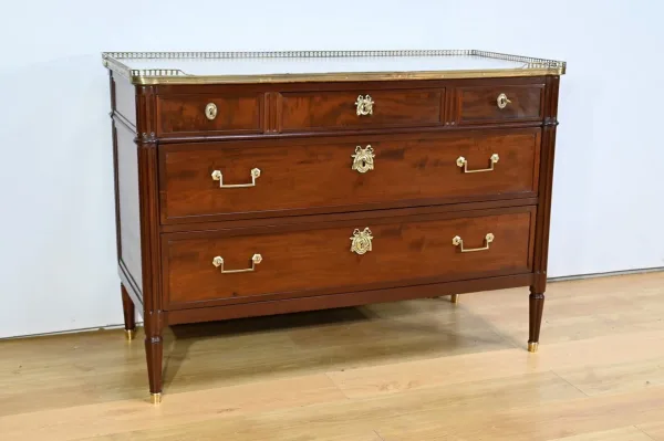 Commode en Acajou de Cuba, époque Louis XVI – 2ème Partie XVIIIe