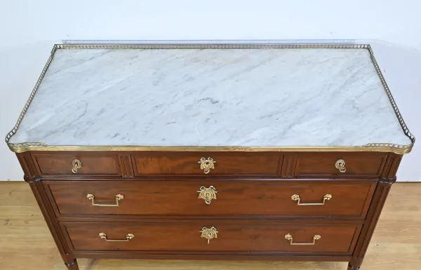 Commode en Acajou de Cuba, époque Louis XVI – 2ème Partie XVIIIe