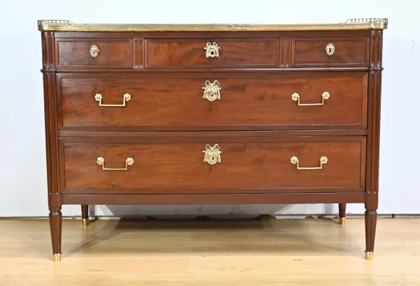 Commode en Acajou de Cuba, époque Louis XVI – 2ème Partie XVIIIe
