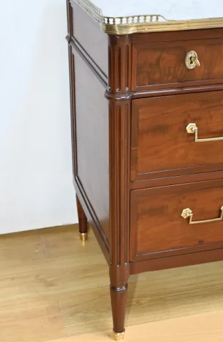 Commode en Acajou de Cuba, époque Louis XVI – 2ème Partie XVIIIe