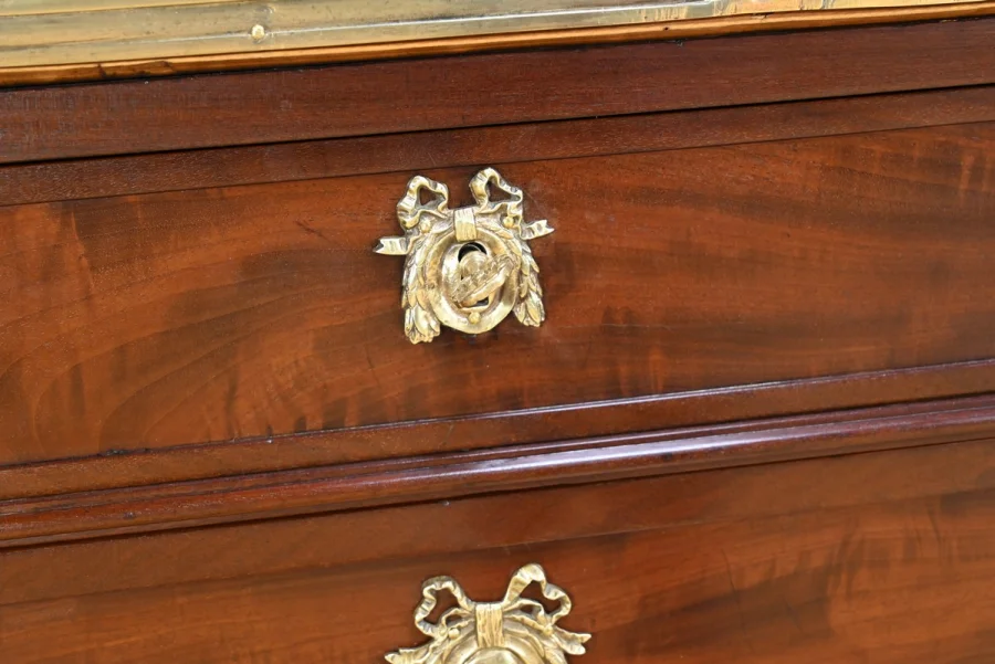 KOMMODE AUS LOUIS XVI-ZEITRAUM