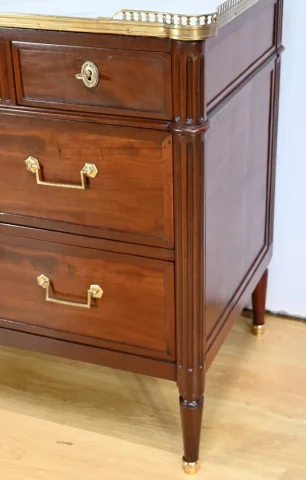 Commode en Acajou de Cuba, époque Louis XVI – 2ème Partie XVIIIe