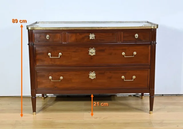 Commode en Acajou de Cuba, époque Louis XVI – 2ème Partie XVIIIe