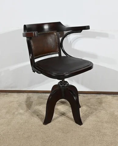 REVOLVING DESK CHAIR