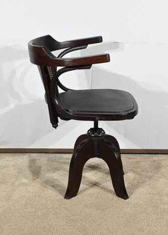 REVOLVING DESK CHAIR