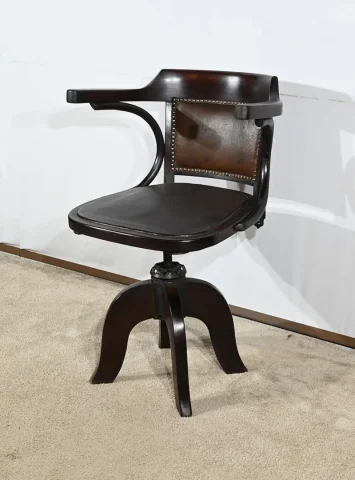 REVOLVING DESK CHAIR