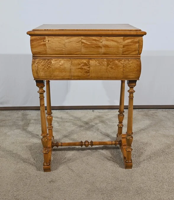 CHIFFONNIERE TABLE
