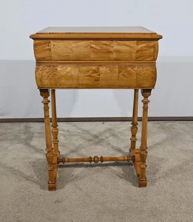 Rare Petite Table Chiffonnière en moucheté d’Amboine et Merisier, époque Louis Philippe – 1re partie XIXe