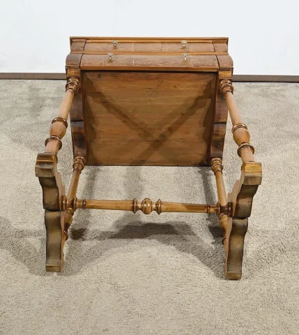 Rare Petite Table Chiffonnière en moucheté d’Amboine et Merisier, époque Louis Philippe – 1re partie XIXe