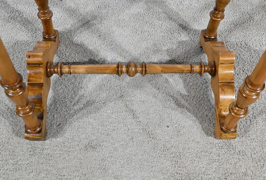 CHIFFONNIERE TABLE