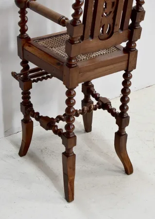 Chaise haute pour enfant Louis XIII – 1900