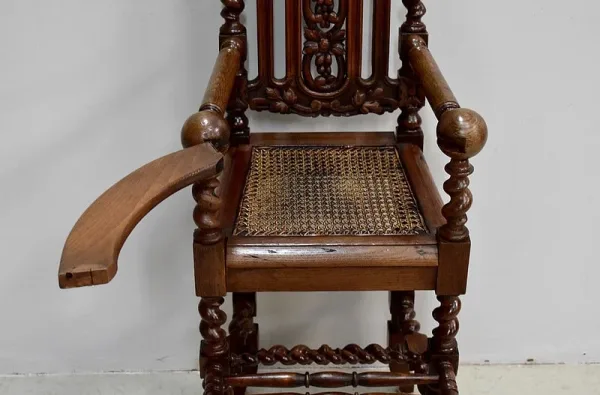 Chaise haute pour enfant Louis XIII – 1900