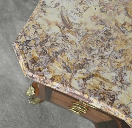 Commode en Bois de Rose et Amarante, style Transition Louis XV / Louis XVI – Fin XIXe
