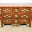 Commode Tombeau en Marqueterie de Bois de Violette, style Transition Louis XIV / Louis XV – 1ère Partie XXe