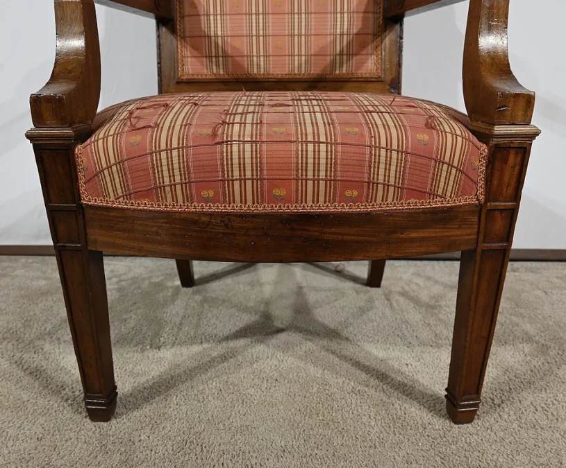 Fauteuil en Acajou Massif, époque Directoire – Début XIXe