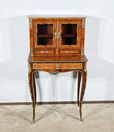 Petit Bonheur du Jour en Bois de Rose, style Louis XV – Milieu XIXe