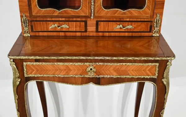 Petit Bonheur du Jour en Bois de Rose, style Louis XV – Milieu XIXe