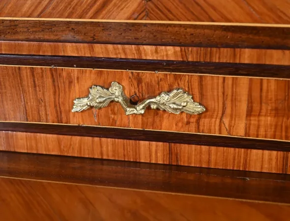 Petit Bonheur du Jour en Bois de Rose, style Louis XV – Milieu XIXe