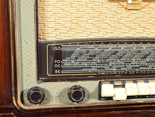 Meuble TSF & Mange Disque, Amplix, en Palissandre – 1950