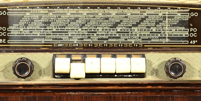 Meuble TSF & Mange Disque, Amplix, en Palissandre – 1950