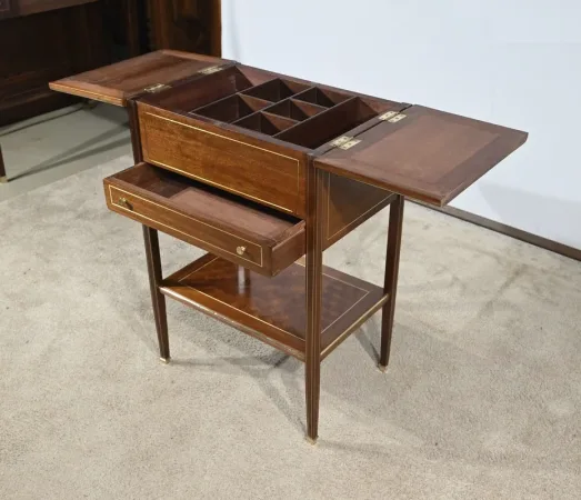 Petite Table de Salon en Acajou, goût Directoire – Début XXe