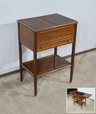 Petite Table de Salon en Acajou, goût Directoire – Début XXe