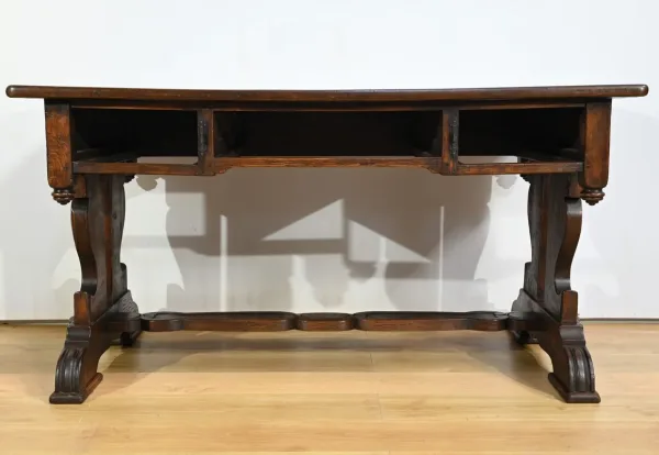 Table Bureau en Chêne, style Néogothique – Début XXe