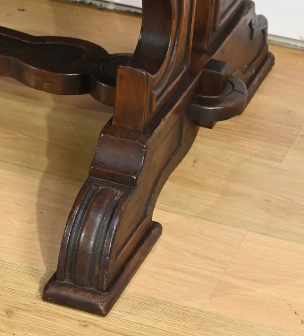 Table Bureau en Chêne, style Néogothique – Début XXe