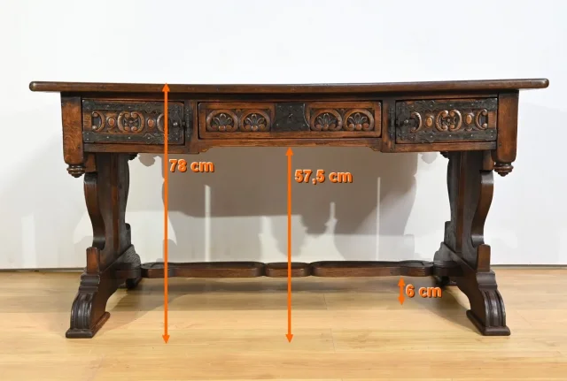 Table Bureau en Chêne, style Néogothique – Début XXe