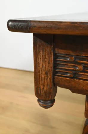 Table Bureau en Chêne, style Néogothique – Début XXe