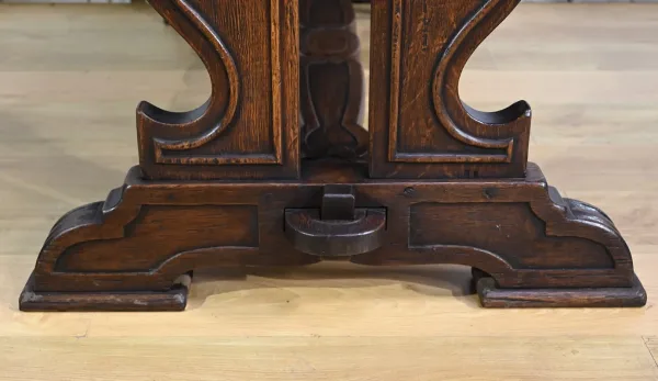 Table Bureau en Chêne, style Néogothique – Début XXe