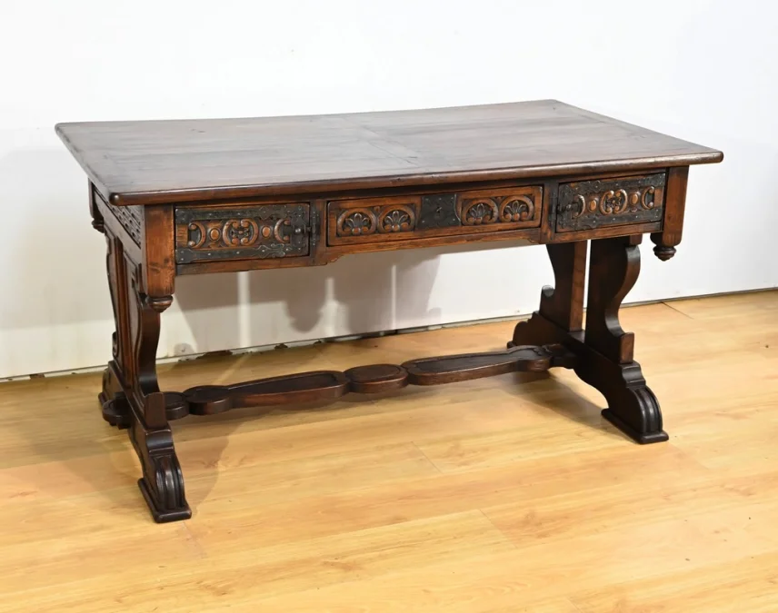 Table Bureau en Chêne, style Néogothique – Début XXe