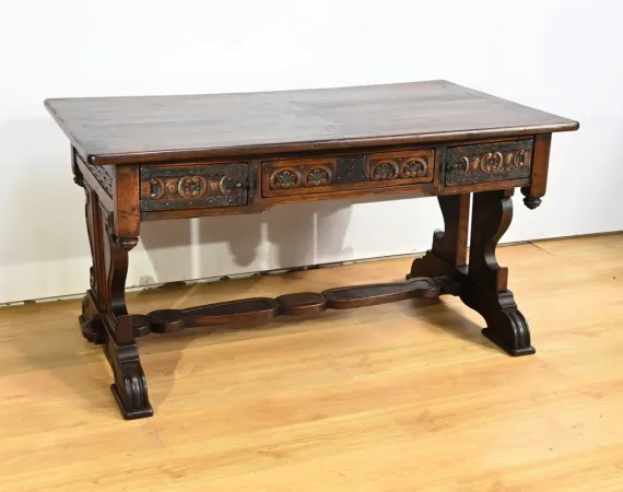 Table Bureau en Chêne, style Néogothique – Début XXe
