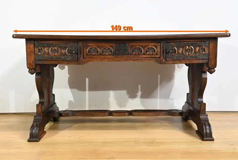 Table Bureau en Chêne, style Néogothique – Début XXe