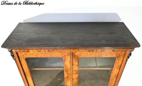 Bibliothèque en Ronce de Noyer, époque Restauration – Début XIXe