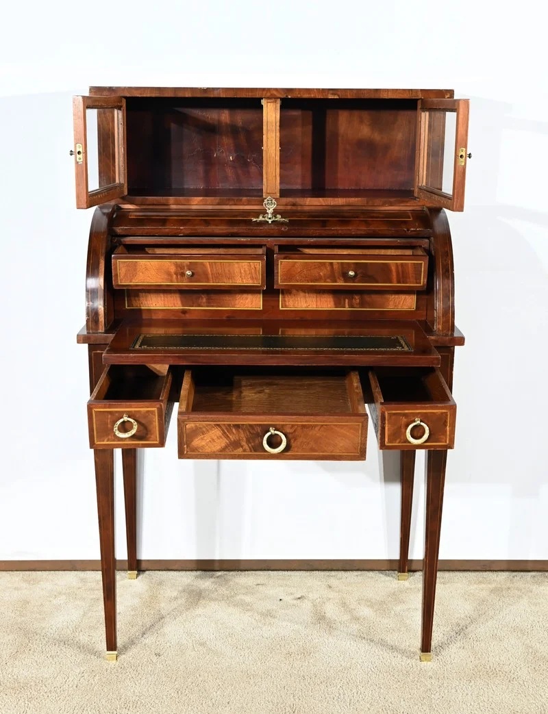 SCHREIBTISCH IM LOUIS XV-STIL