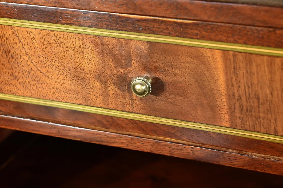 SCHREIBTISCH IM LOUIS XV-STIL