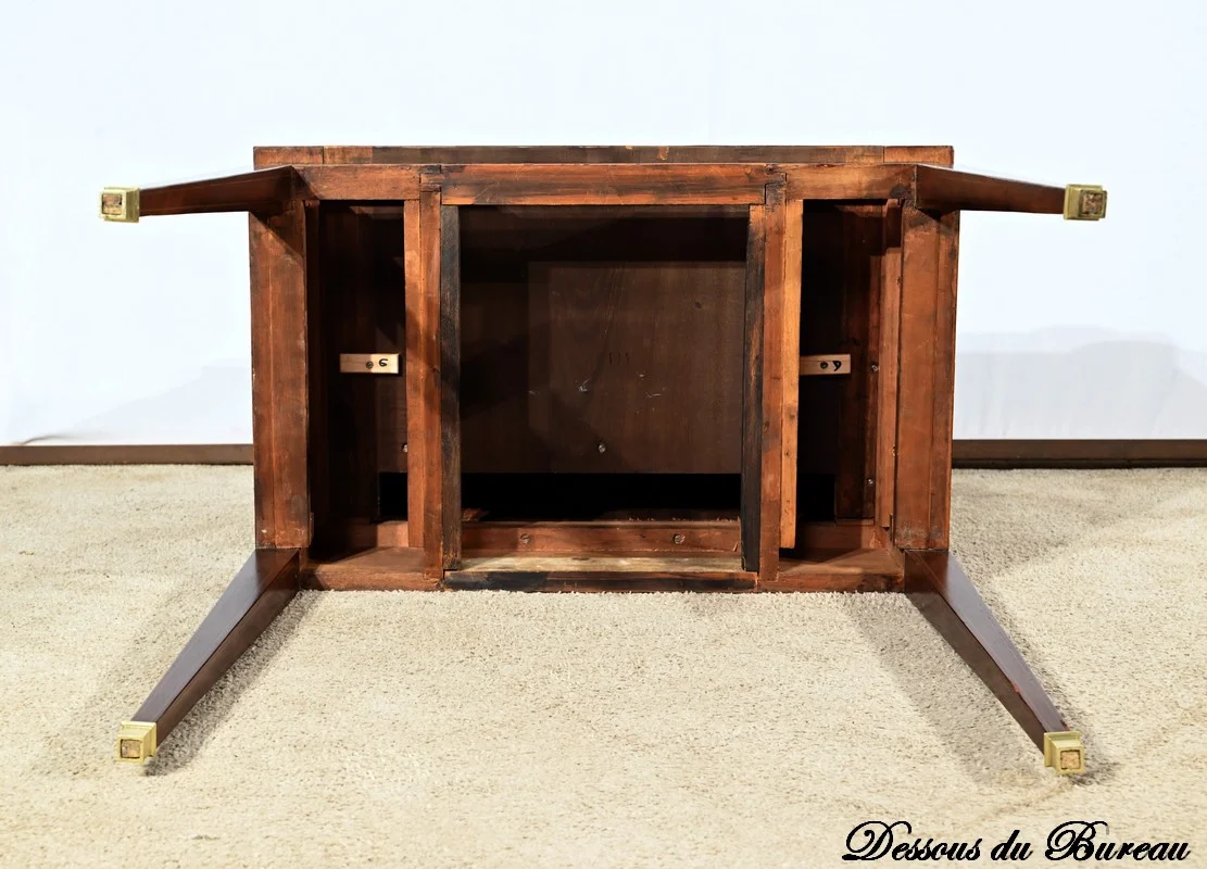 SCHREIBTISCH IM LOUIS XV-STIL
