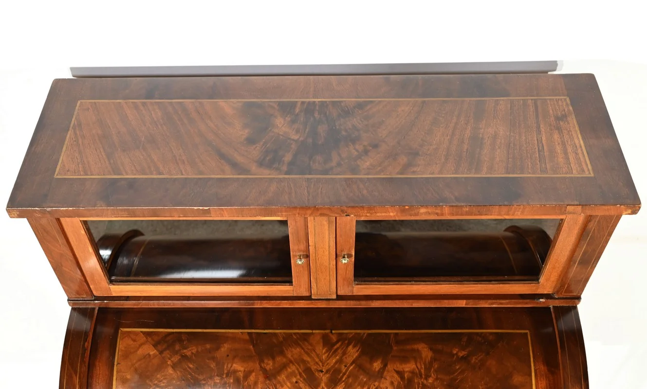 SCHREIBTISCH IM LOUIS XV-STIL