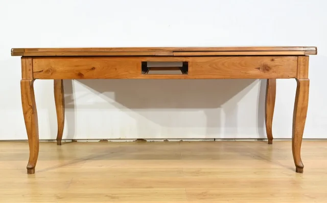 Table Régionale en Merisier, style Louis XV – Milieu XIXe