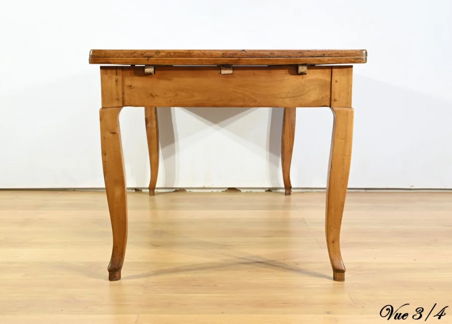 Table Régionale en Merisier, style Louis XV – Milieu XIXe