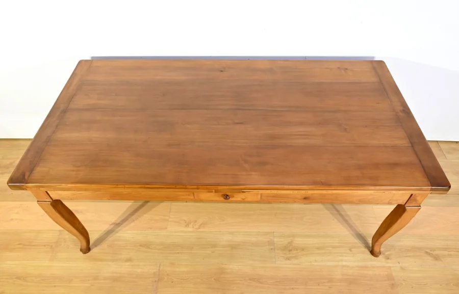 Table Régionale en Merisier, style Louis XV – Milieu XIXe